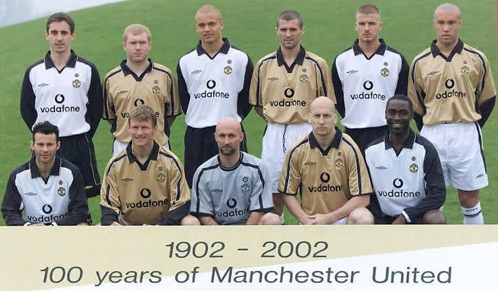 Man United 01–02 - RetroJersey